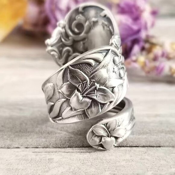 Boho Lily or Tulip Floral Adjustable Spoon Ring - Picture 4 of 10